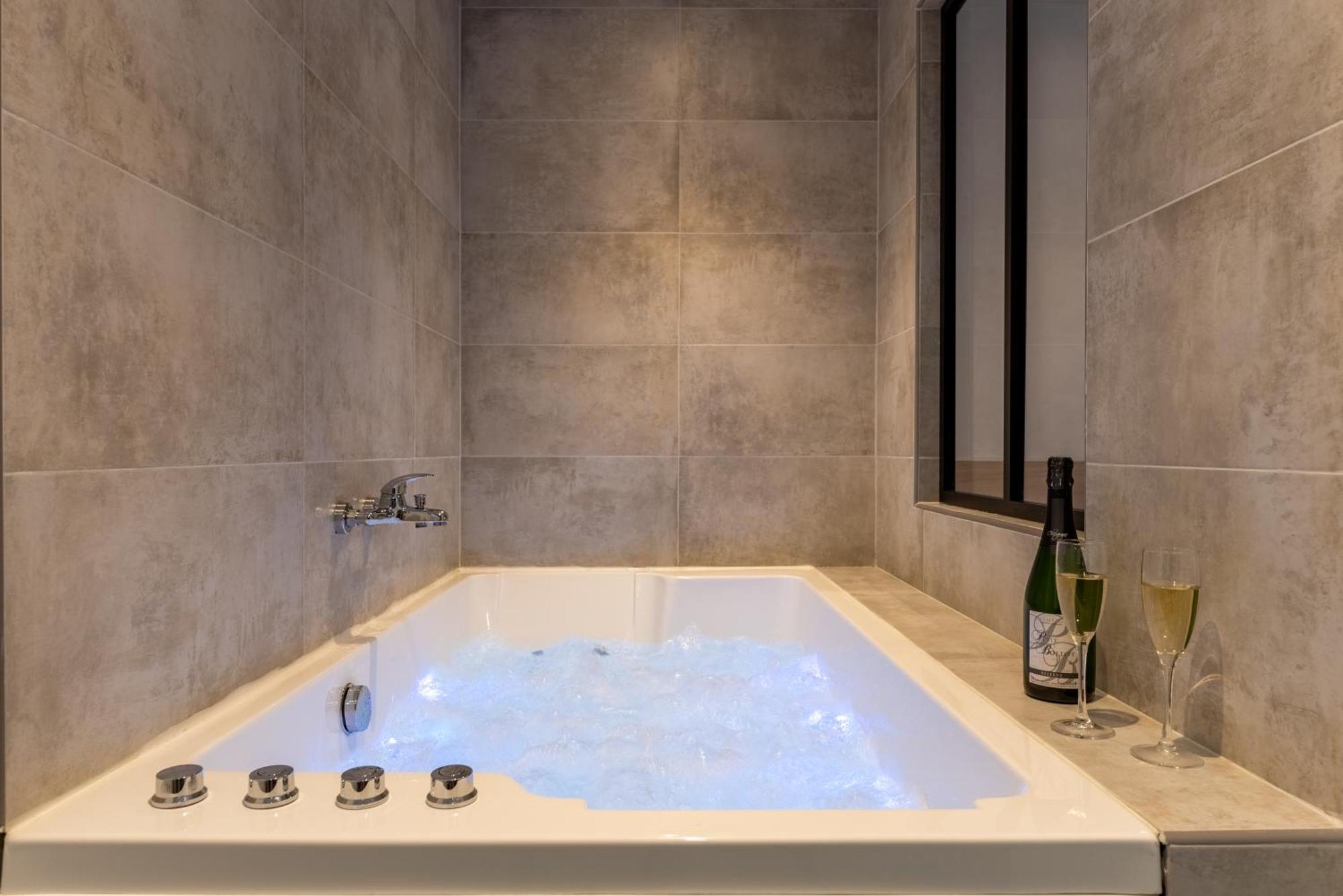 Le Fruit Defendu "Love Room" Jacuzzi Centre Ville Rouen Luaran gambar